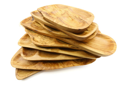Servierplatte aus Olivenholz in unregelmäßiger Form, mehrteilig